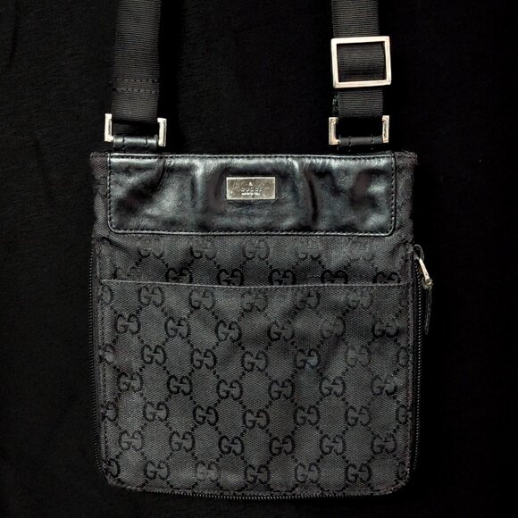GUCCI Black on Black GG Canvas Crossbody Expandable - Unisex - Picture 1 of 14